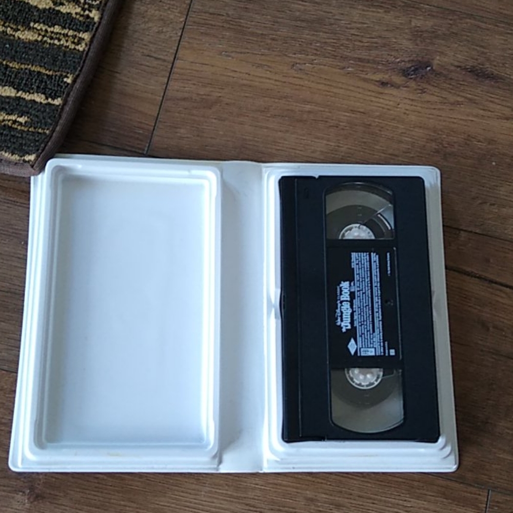 Disney Jungle Book VHS in great condition - Picture 3 of 4